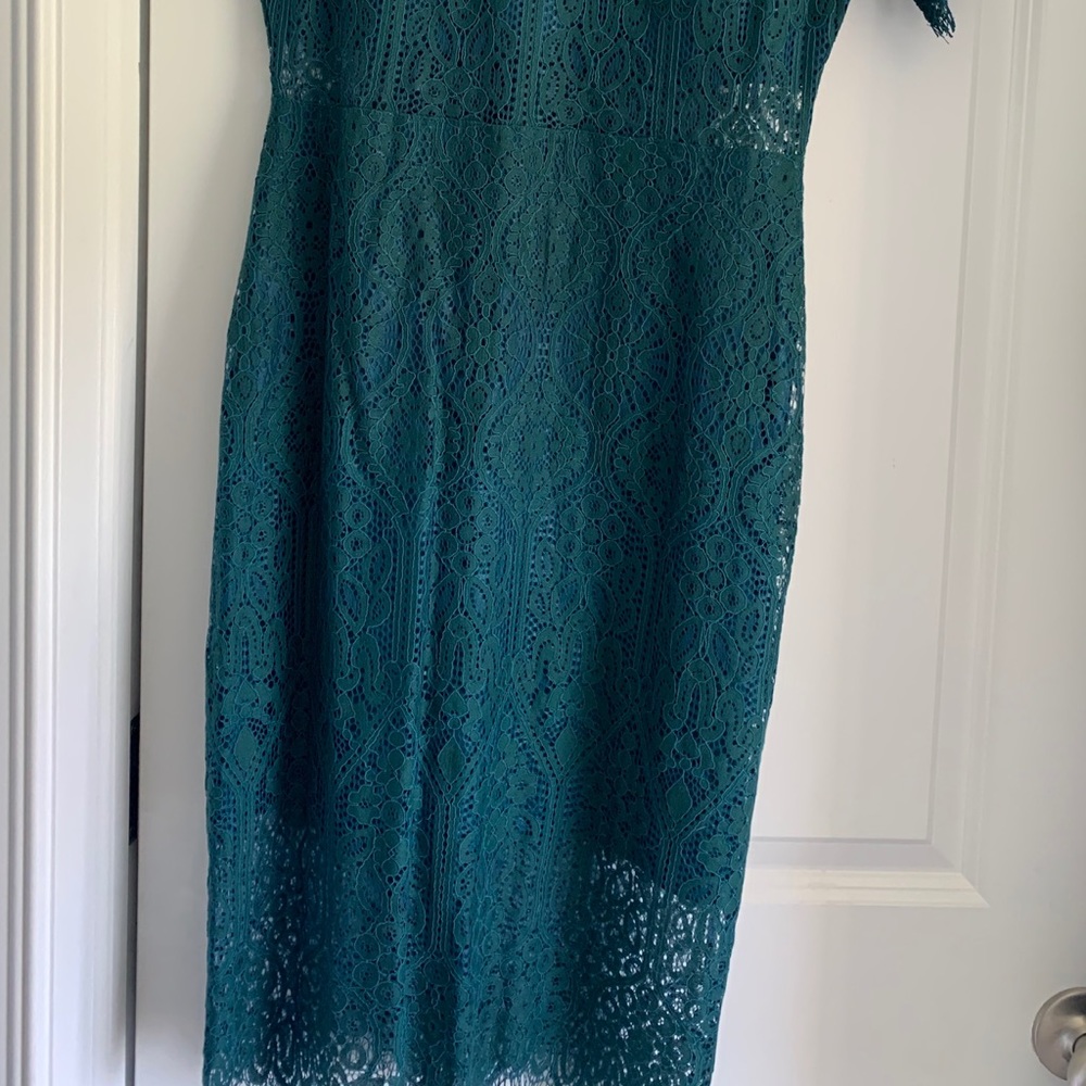 COPY - Lulus forest green dress - Picture 4 of 4